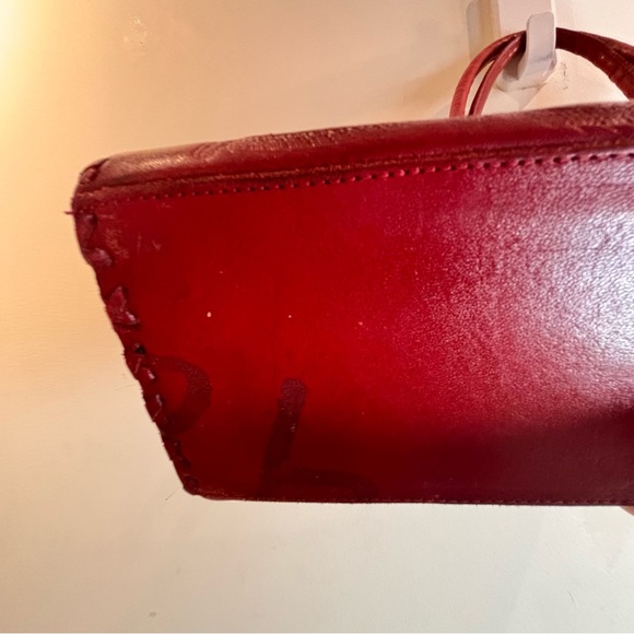 ALEXIS DAVID Tooled Leather Hand Shoulder Bag Deep Red Interior Pocket Floral - Picture 9 of 15